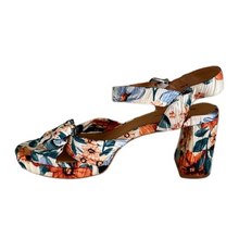 Load image into Gallery viewer, Bresley Sam Beige Floral
