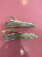 Load image into Gallery viewer, Pre-Loved La Badia Slingbacks Size 42
