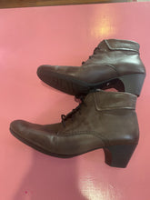 Load image into Gallery viewer, Pre-Loved Rieker Brown Boots Size 43
