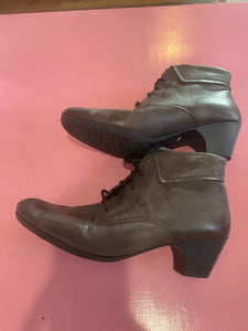 Pre-Loved Rieker Brown Boots Size 43