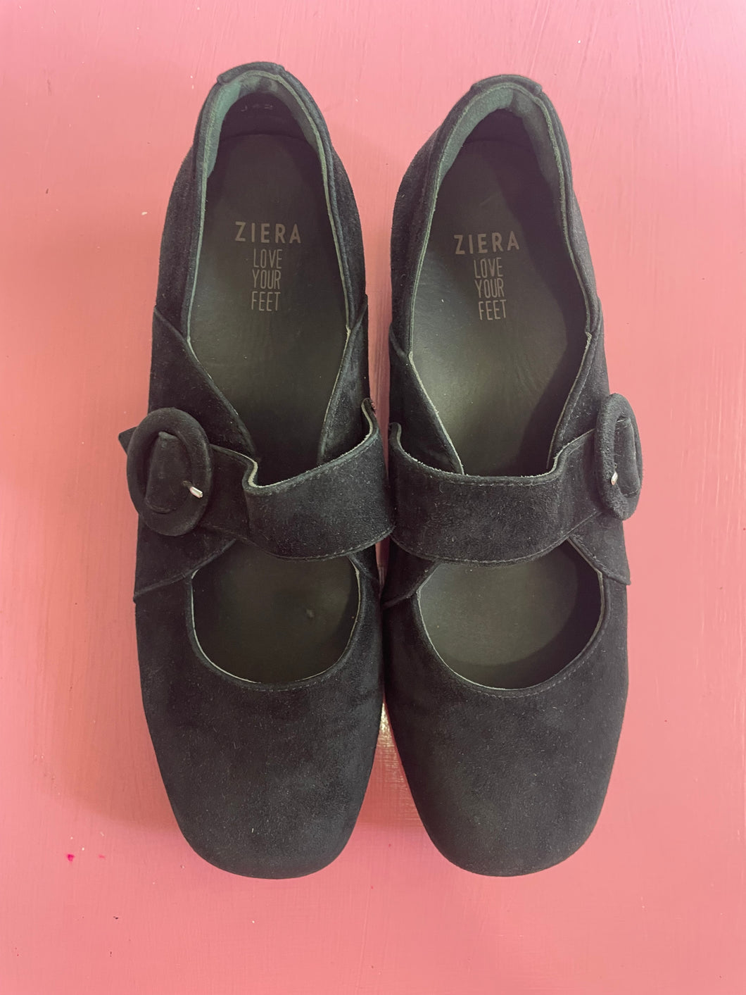 Pre-Loved Ziera Suede Maryjane Size 41