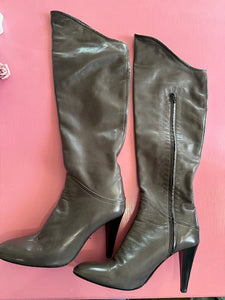 Pre-Loved Amber Rossi Long Boots Size 44.45