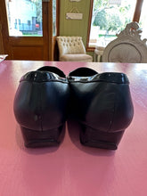 Load image into Gallery viewer, Pre-Loved Hush Puppies Christine Size AU10
