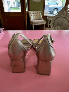 Pre-Loved Wittner Gold Sandals Size 41