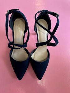 Pre-Loved Carvela Navy Heels Size 41