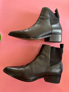 Pre-Loved Frankie4 Nina Size AU11