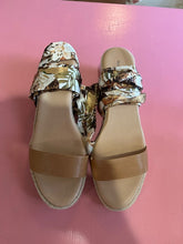 Load image into Gallery viewer, Pre-Loved D&amp;J Sollie Size 44/AU12
