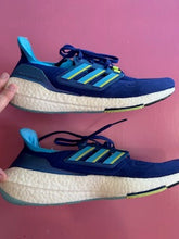 Load image into Gallery viewer, Pre-Loved Adidas Ultraboost Size AU11 Men AU12 Women
