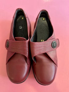 Pre-Loved Easy B Red Flats Size 9UK/AU11