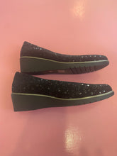 Load image into Gallery viewer, Pre-Loved D&amp;J Sparkly Black Flats Size 42
