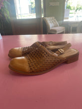 Load image into Gallery viewer, Pre-Loved Marco Santini Slinky Size 43
