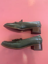 Load image into Gallery viewer, Pre-Loved D&amp;J Catalias Size 42
