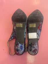 Load image into Gallery viewer, Pre-Loved KatienMe Kolette Size 43/AU11
