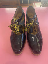 Load image into Gallery viewer, Pre-Loved John Fluevog Mantra Size AU11
