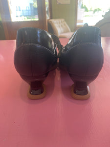 Pre-Loved John Fluevog Mantra Size AU11