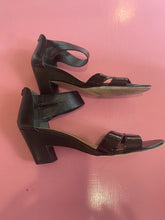 Load image into Gallery viewer, Pre-Loved Diana Ferrari Black Sandal Size AU11
