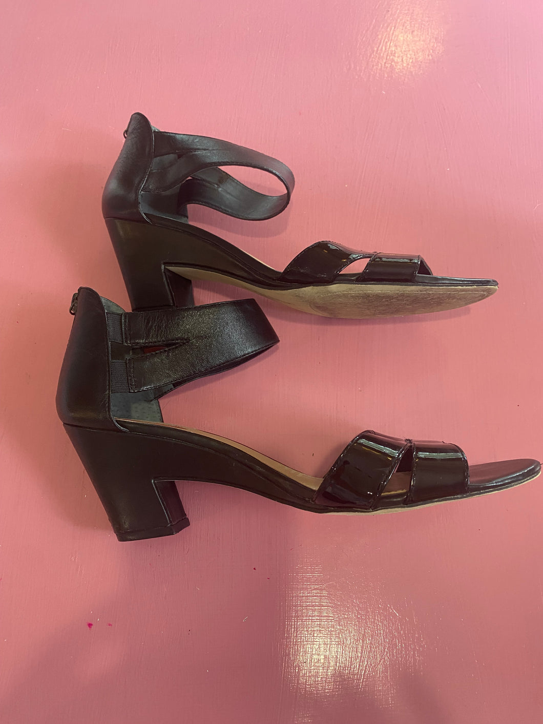 Pre-Loved Diana Ferrari Black Sandal Size AU11