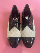 Load image into Gallery viewer, Pre-Loved Amber Rossi Laceup Size 44/AU12
