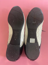 Load image into Gallery viewer, Pre-Loved Amber Rossi Laceup Size 44/AU12
