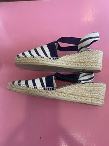 Pre-Loved Toni Pons Wedge Sandal Size 44/AU12