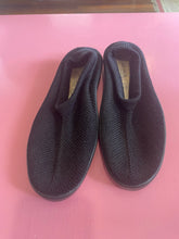 Load image into Gallery viewer, Pre-Loved Arcopedico Black Knitted Flat Size 44
