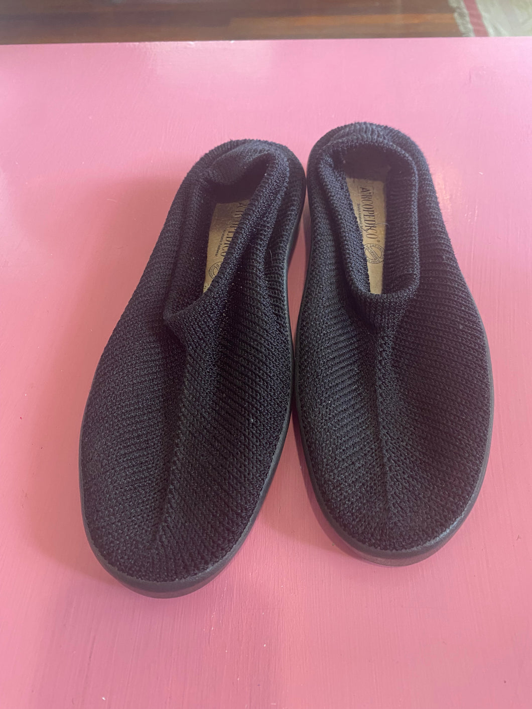 Pre-Loved Arcopedico Black Knitted Flat Size 44