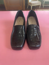 Load image into Gallery viewer, Pre-Loved Hush Puppies Meadow Size AU13
