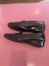 Load image into Gallery viewer, Pre-Loved Hush Puppies Meadow Size AU13
