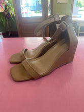 Load image into Gallery viewer, PL Torrid Tan Wedge Size 13WW
