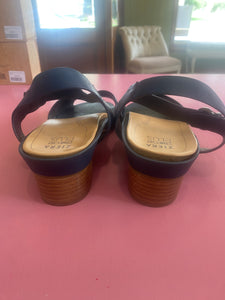 Pre-Loved Ziera Navy Sandals Size 44/AU12