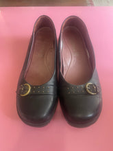 Load image into Gallery viewer, Pre-Loved Kumfs Flats Size 45
