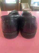 Load image into Gallery viewer, Pre-Loved Kumfs Flats Size 45
