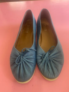 Pre-Loved Bueno Blue Flat Size 45