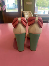 Load image into Gallery viewer, Pre-Loved Shoes of Prey Peeptoes Size 42
