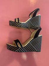 Load image into Gallery viewer, Pre-Loved Mimco Spliced Wedge Size 42
