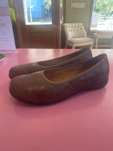 Pre-Loved Arches Flats Size 43