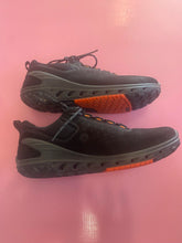 Load image into Gallery viewer, Pre-Loved Ecco Sneaker Size 42
