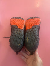 Load image into Gallery viewer, Pre-Loved Ecco Sneaker Size 42
