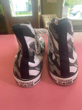 Load image into Gallery viewer, Pre-Loved Converse Size AU12
