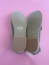 Load image into Gallery viewer, PL Midas Khaki Flats Size 41
