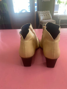 Pre-Loved Hispanitas Nude Boots Size 41